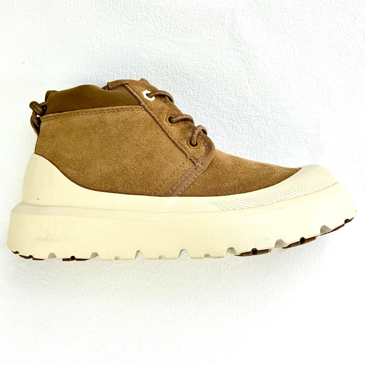 Local 💰600 [Wang Yibo's same style 3991UGG waterproof Tasman high top] The upper is made of high-mercerized cow suede, with fine texture and good gloss, non-currency cow suede! The outsole is made of a combination of injection molding and IP foam (referred to as the original sole). It requires multiple processes and high costs. It is lightweight and feels better on your feet. It is a one-piece, ready-made outsole that is not a currency! Sheep fur lining, warm and skin-friendly size: 35 36 37 38 39 40 41 42 43 44 45